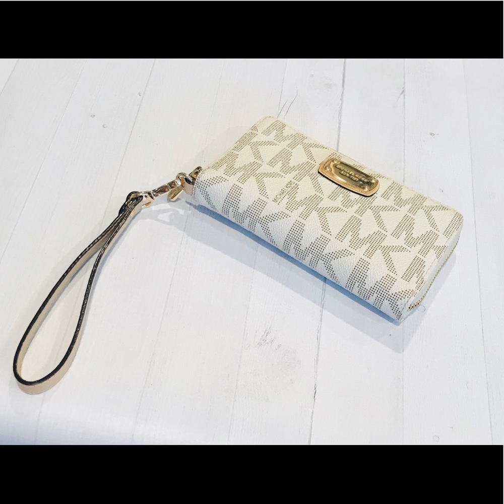 Michael Kors Wristlet